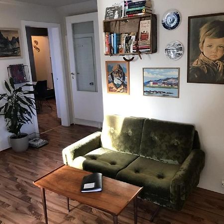 Guesthouse Hvitahusid Akureyri Exteriör bild